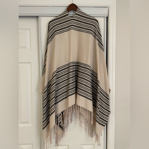 H&M Striped Light Black & Cream Cape One Size - Picture 2 of 5